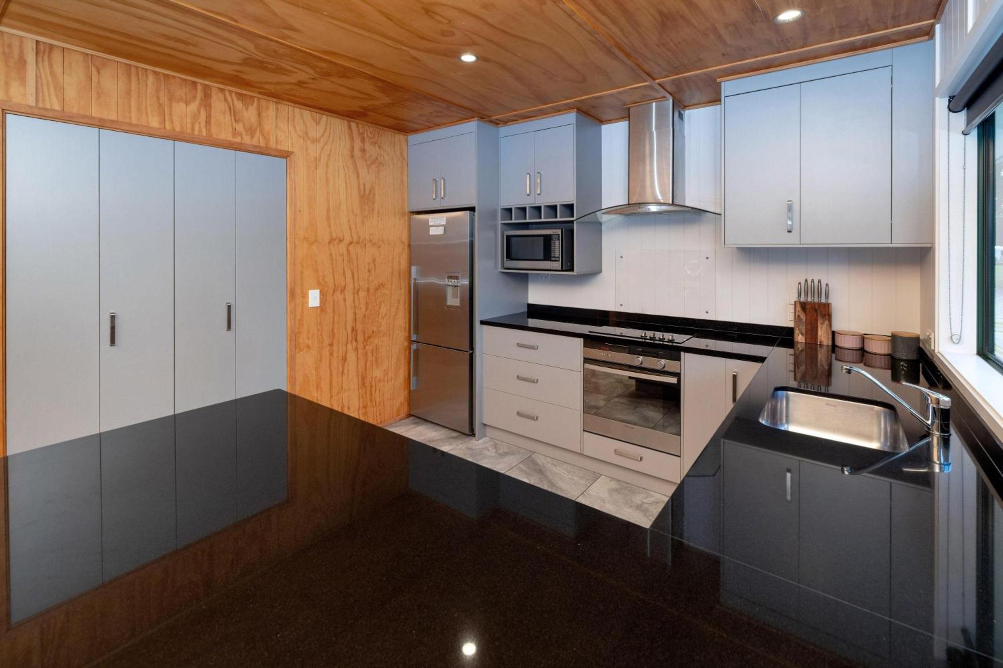 Motueka Apartment Bagian luar foto